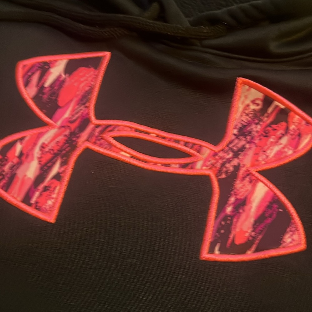 Women’s Cold-gear Under Armour or hoodie. - Picture 2 of 3